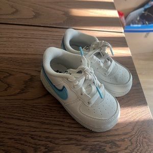 Nike toddler air forces
